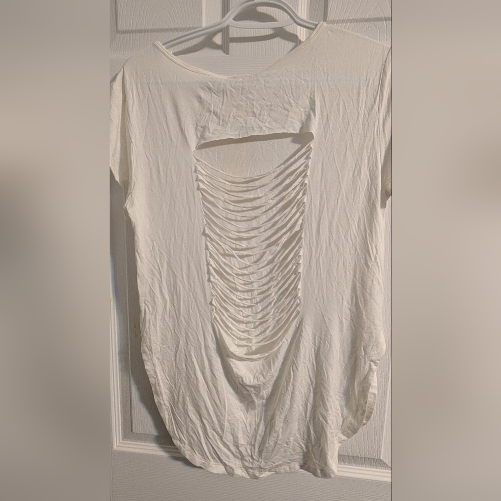 πYELETEπ Back Cut-Out Short Sleeve Tee